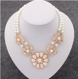 Pearl and Crystal Rhinestones Flower Bib Necklace